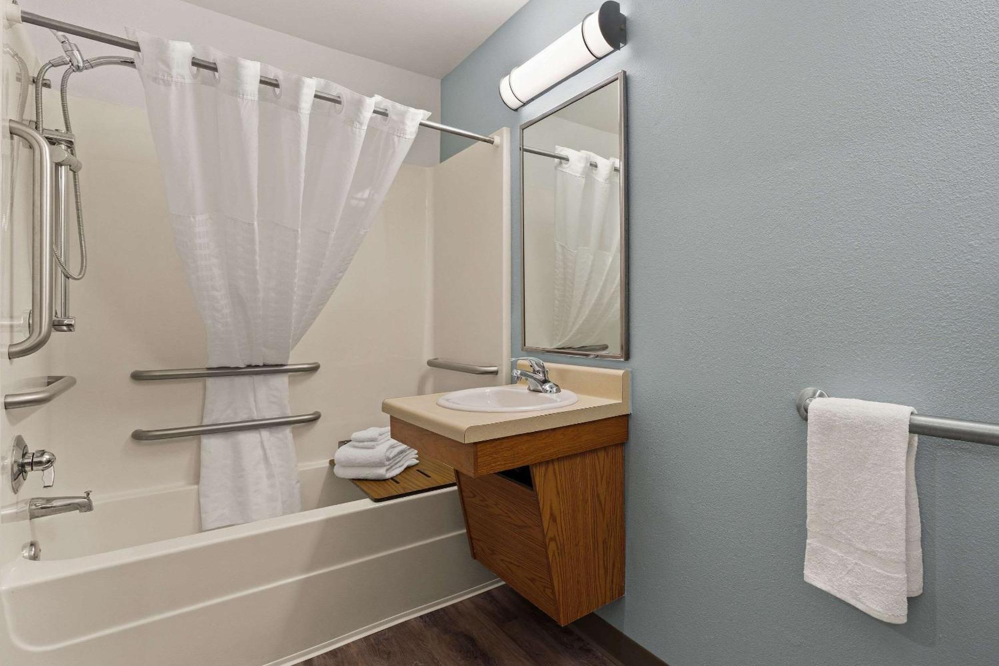 Woodspring I-85 Hotel